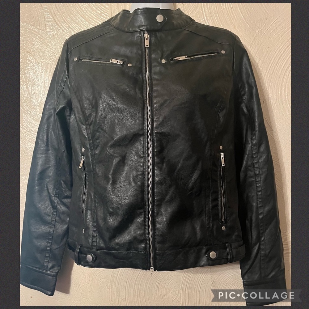 Biker black jacket faux leather fullzip by endless love small great condition